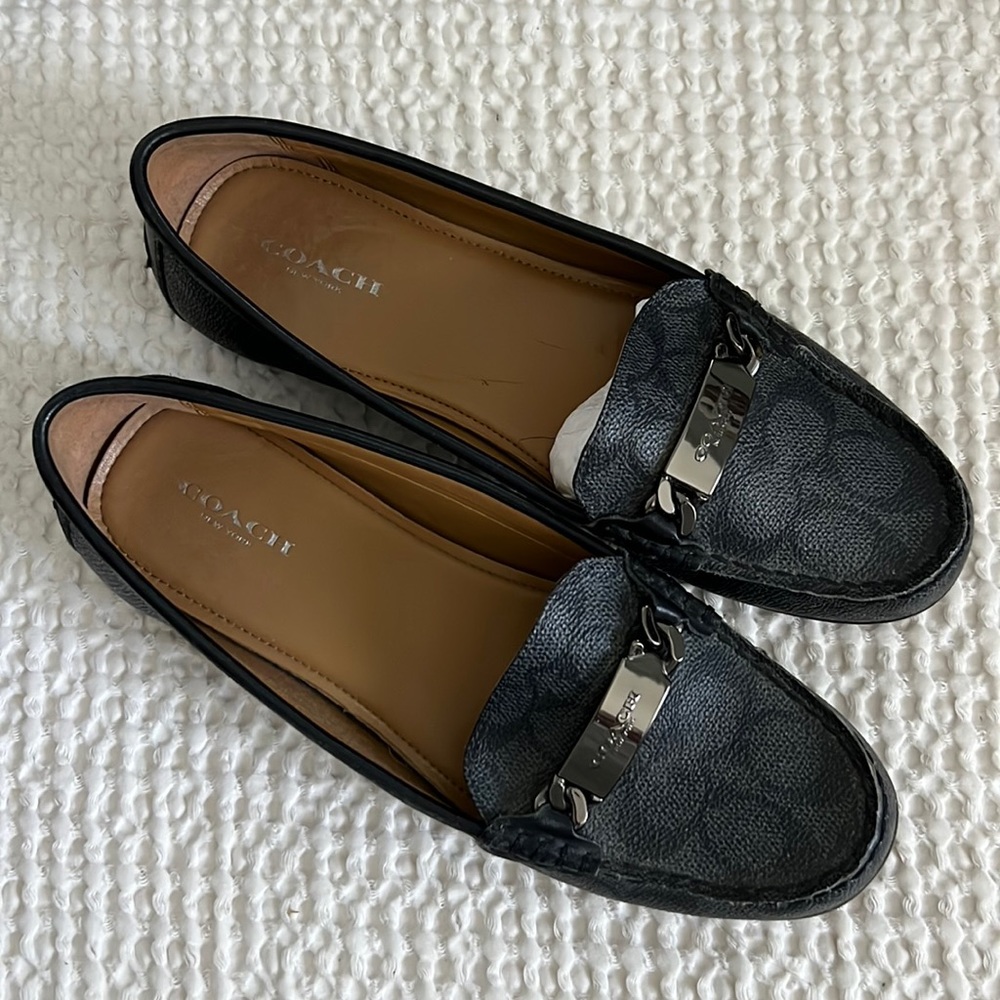 Coach loafers size 8B. In great condition